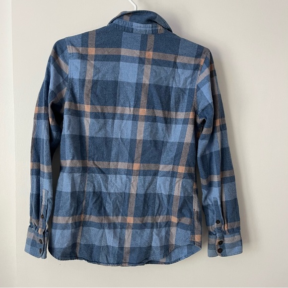 Patagonia Long-Sleeved Organic Cotton Midweight Fjord Flannel Shirt - Picture 5 of 15